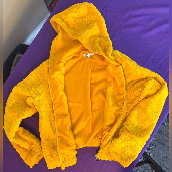 Golden Fur Light Jacket - Picture 4 of 5